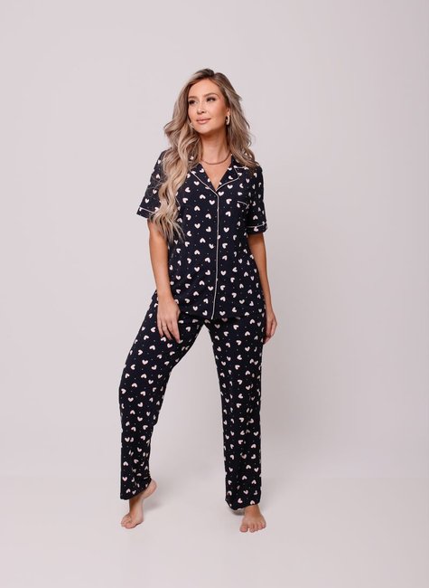 01 pijama longo meia manga americano com calca preto e coracoes