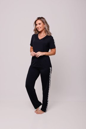 01 pijama longo manga meia manga preto com renda lateral